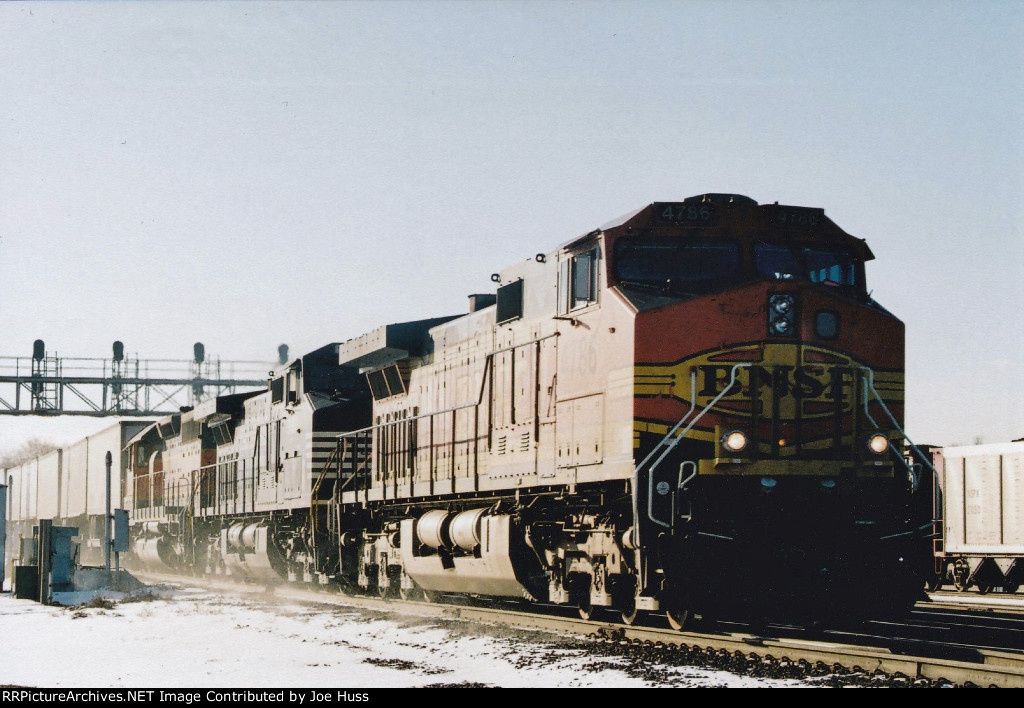 BNSF 4786 West